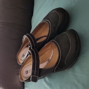 White Mountain Clogs